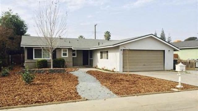 215 S Crumal St, Visalia CA, single family home purchased by House Junkies