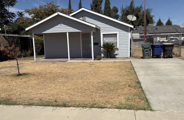 425 W Willow St, Exeter CA, single family home purchased by House Junkies
