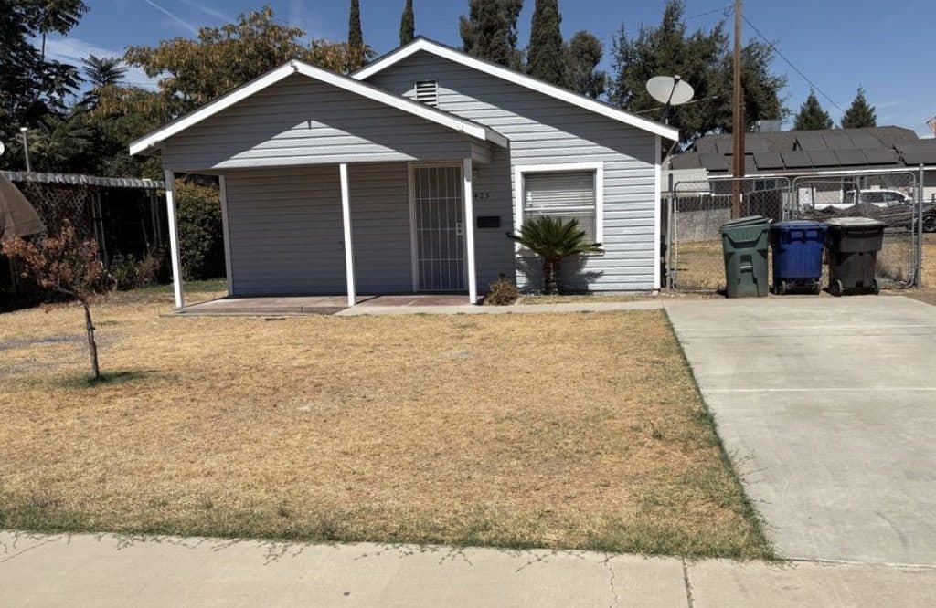 425 W Willow St, Exeter CA, single family home purchased by House Junkies